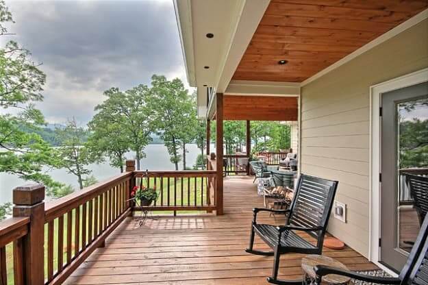 traditional wood deck railing